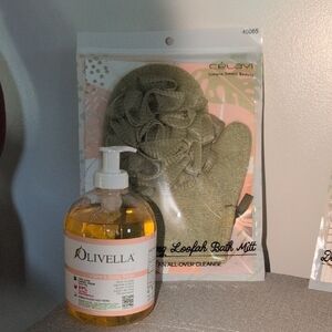 Olivella Face & Body Wash With Exfoliating Mitt